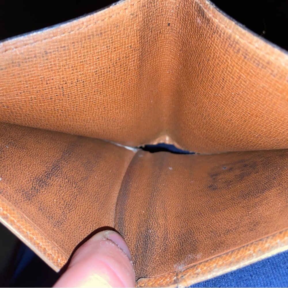 Louis Vuitton Brown Monogram Men’s Wallet - Picture 4 of 6
